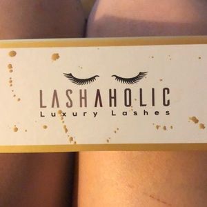 Lashaholic Lashes